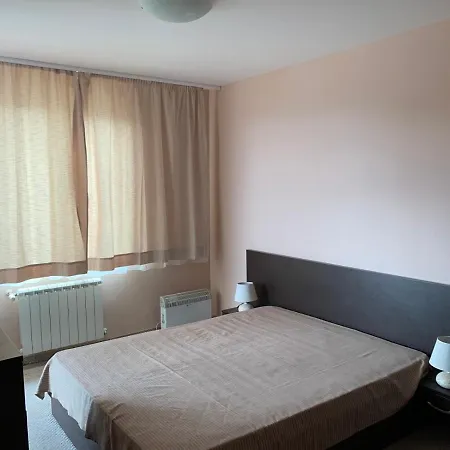 Apartamento в комплекс Royal Towers